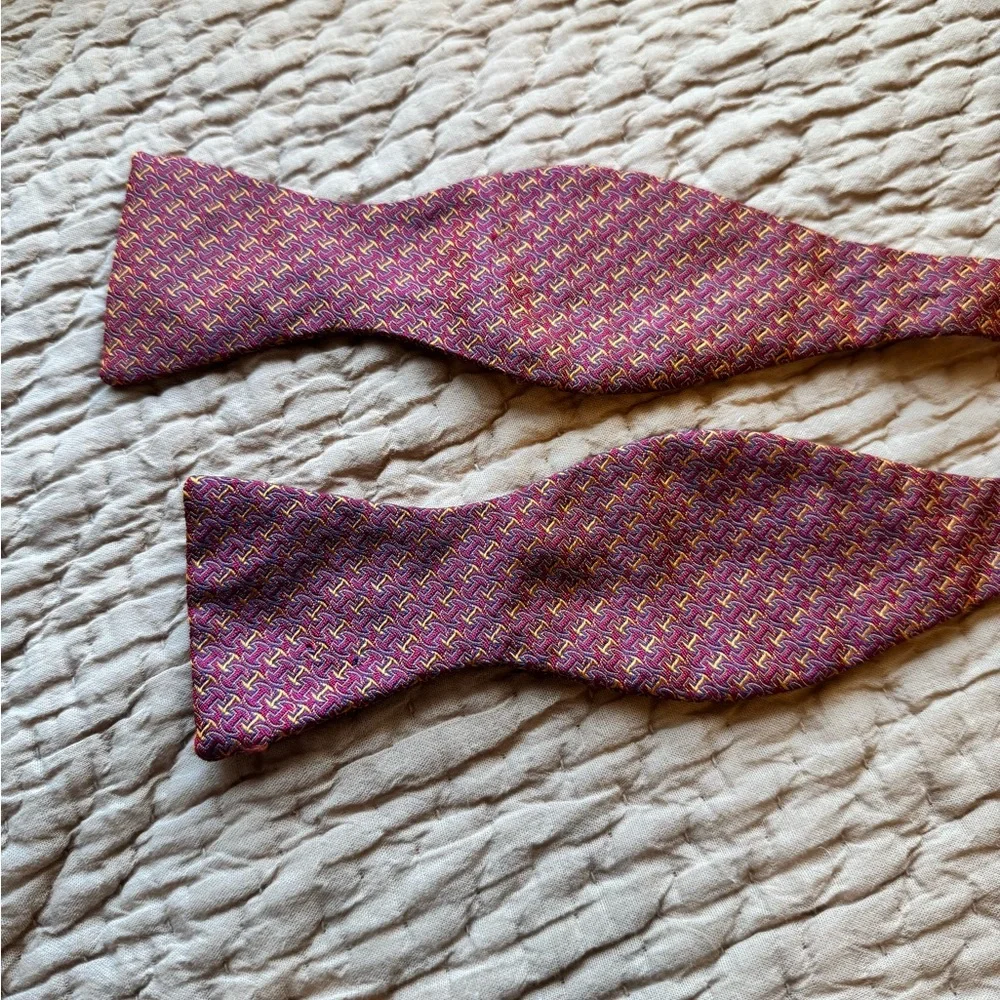 HERMES Men’s Bow Tie in Red & Yellow, 100% Silk, Made in Paris, good condition - Picture 8 of 8